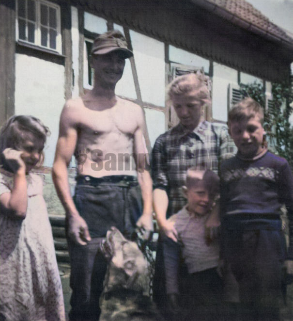 familie_holzwart_color.jpg