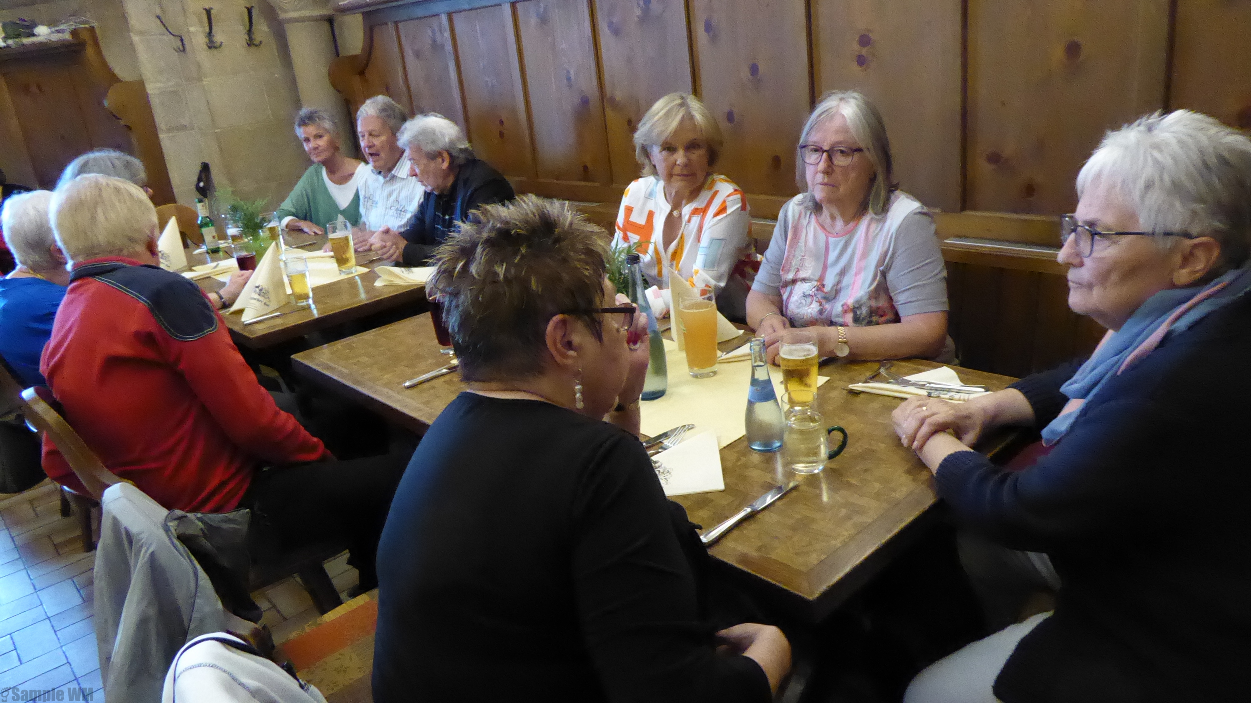 Klassentreffen_2024-05-23_Schwaerzlocher_Hof_Ammerhof_281429.JPG