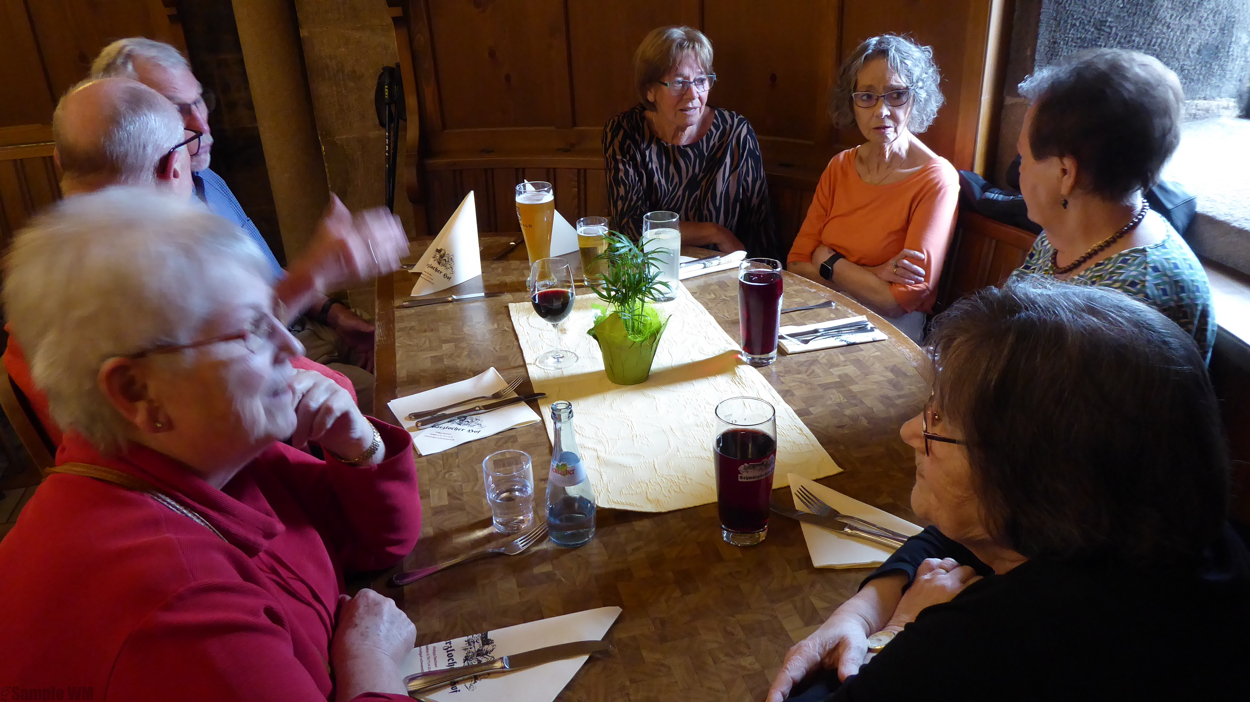 Klassentreffen_2024-05-23_Schwaerzlocher_Hof_Ammerhof_281829.JPG